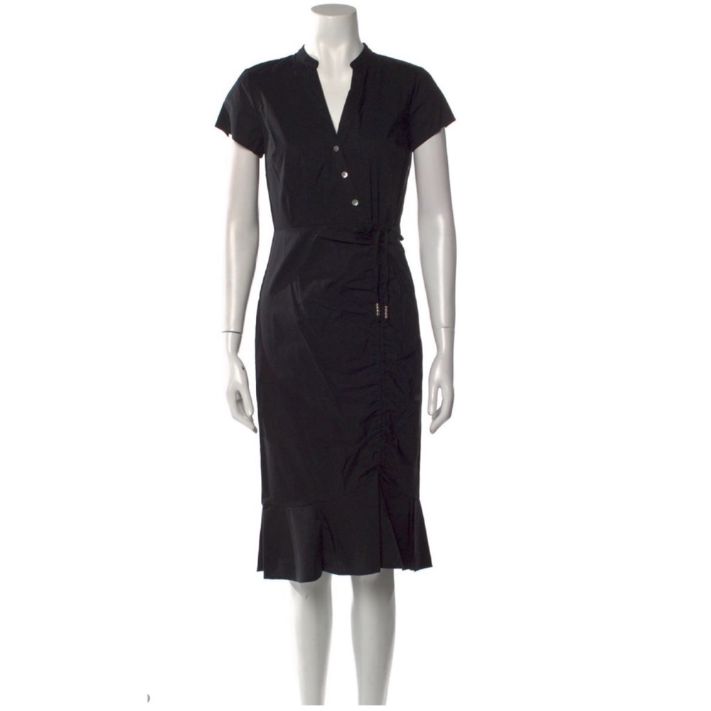 Elie Tahari
V-Neck Midi Length Dress
